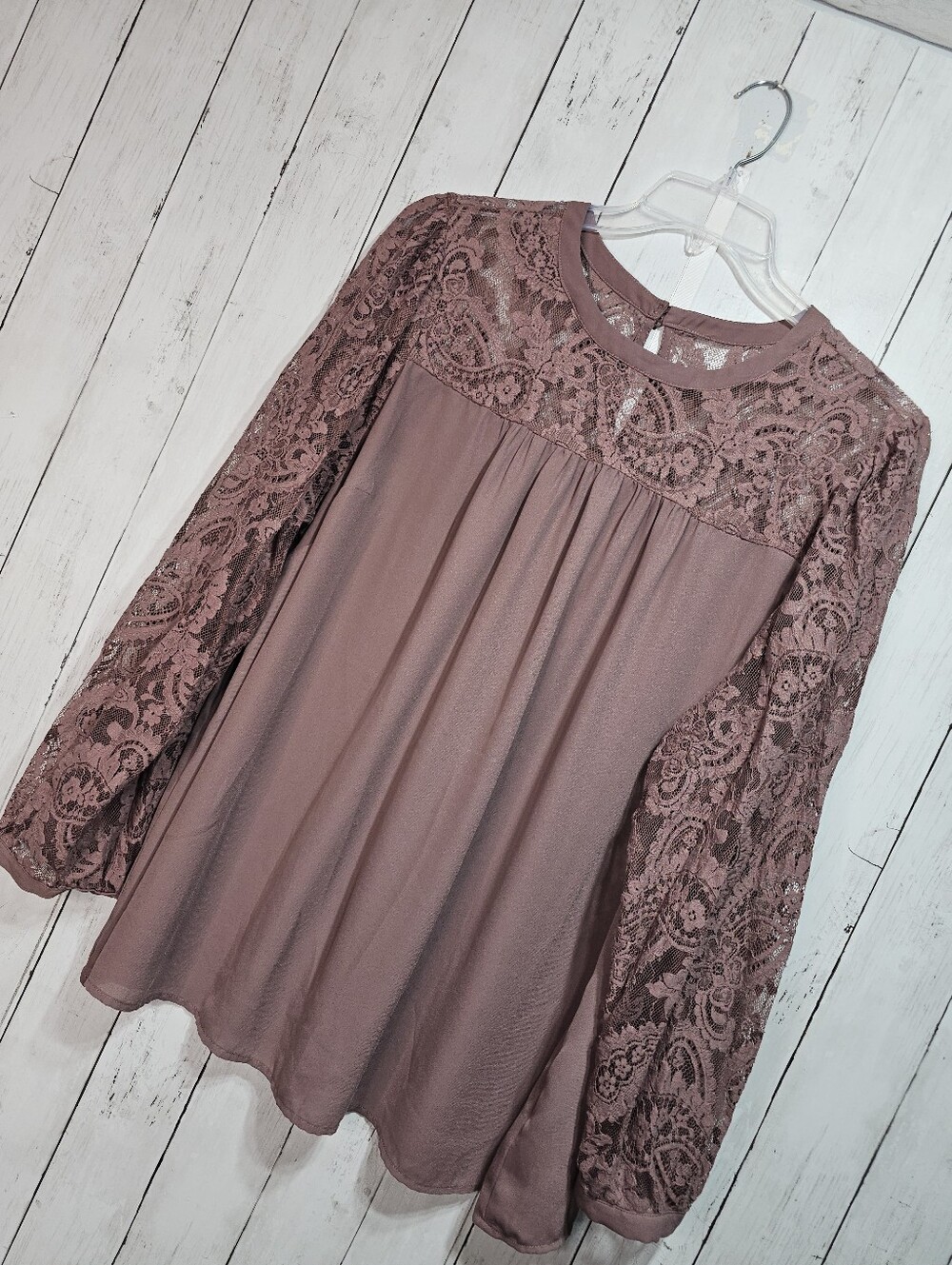 Torrid Women's Mauve Lace Long Sleeve & Yoke Lightweight Blouse Shirt Size 3X. - Picture 2 of 8